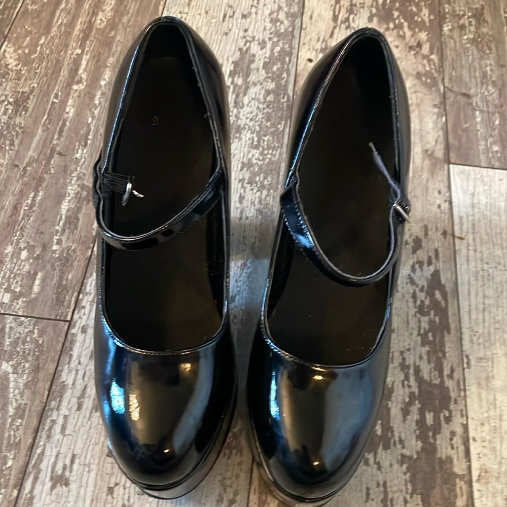 Ladies costume platform shoes